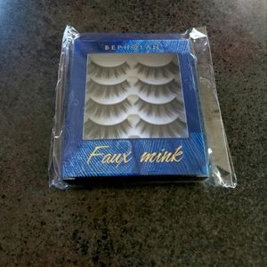 False lashes unopened